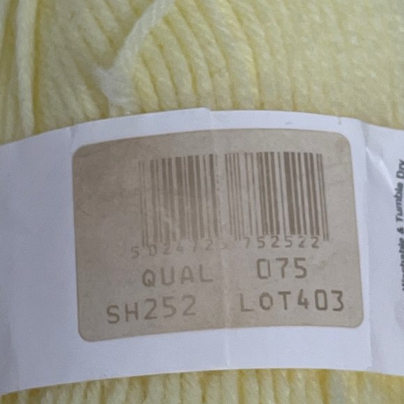 Sirdar Snuggly Double Knitting Yarn Skein Yellow Pastel 191 Yds Lot 403 - Picture 5 of 5